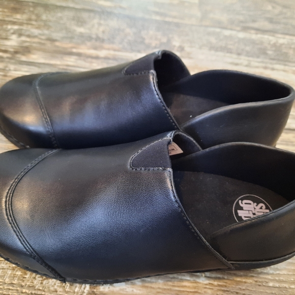 Slip Grips Black Slip Resistant Clogs Work Shoes - Picture 2 of 5